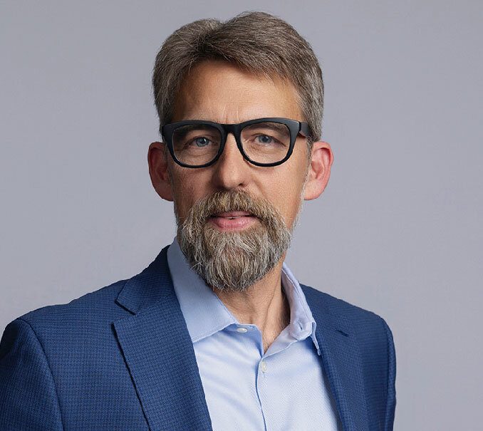 j-seth-strattan.jpg