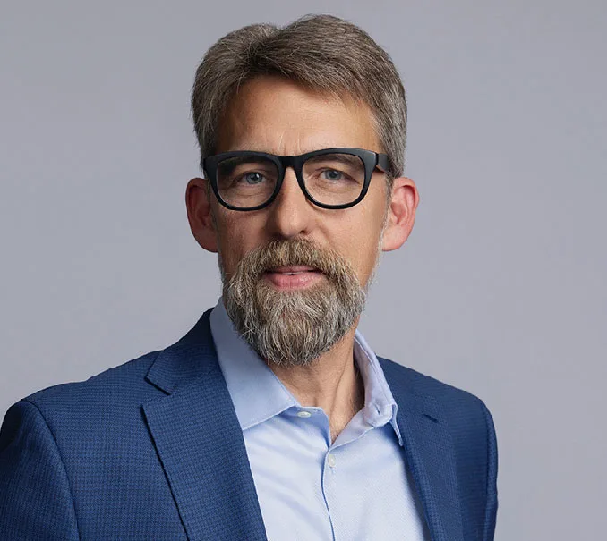 j-seth-strattan.webp